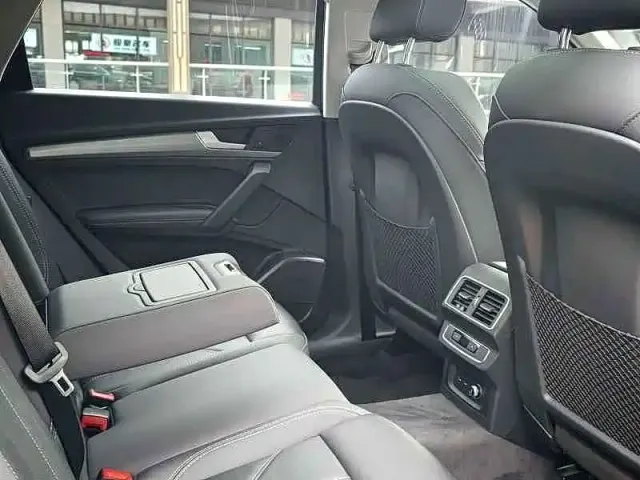 Audi Q5L — Фото автомобиля 12