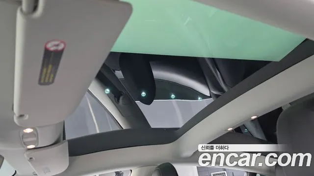 Tesla Model 3 — Фото автомобиля 17