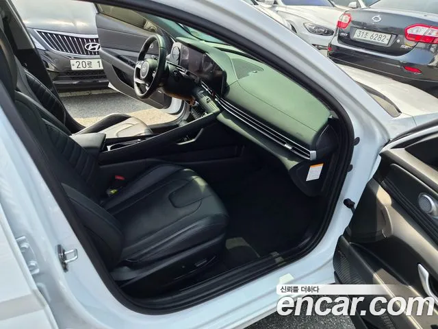 Hyundai Avante CN7 — Фото автомобиля 9
