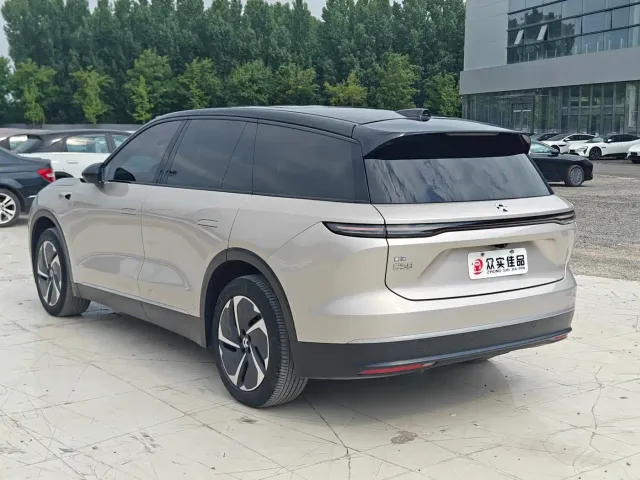 Nio ES8 — Фото автомобиля 9