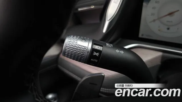 Genesis G90 Бензин 3.5 турбо AWD — Фото автомобиля 24
