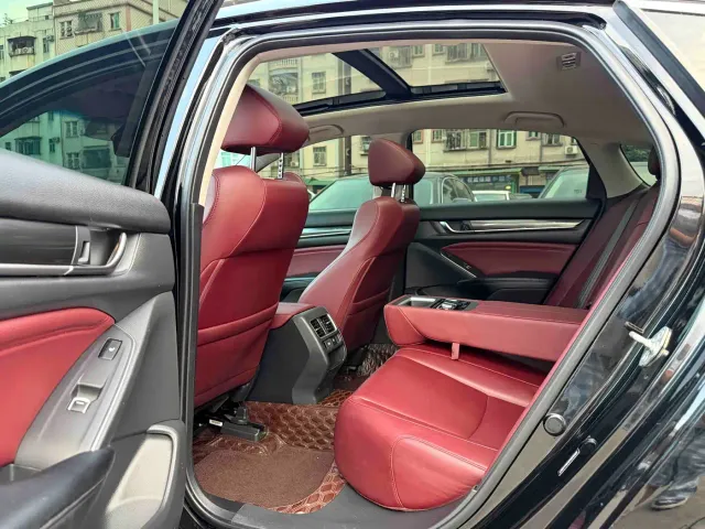 Honda Accord — Фото автомобиля 8