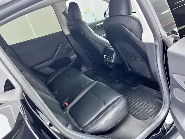 Tesla Model Y — Фото автомобиля 6