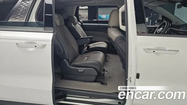 Kia Carnival — Фото автомобиля 17