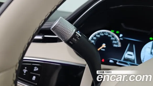 Genesis GV70 — Фото автомобиля 30