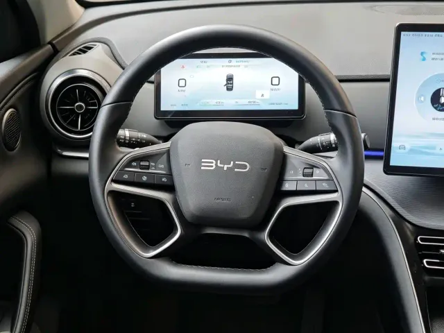 BYD Seal 05 DM-i — Фото автомобиля 12