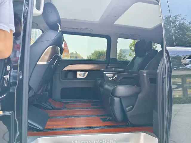 Mercedes-Benz V-Class — Фото автомобиля 10