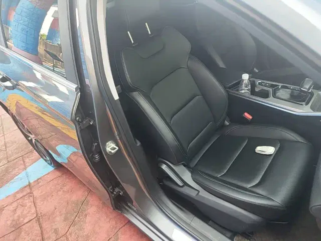 Geely Emgrand — Фото автомобиля 24