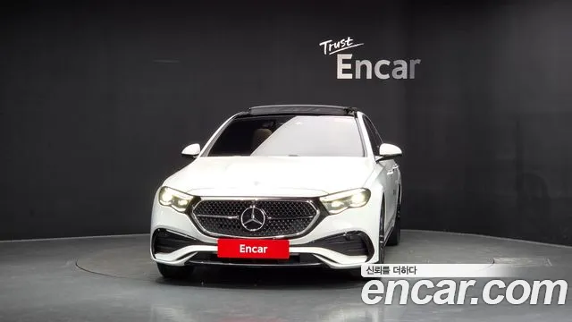 Mercedes-Benz E-Class — Фото автомобиля 3