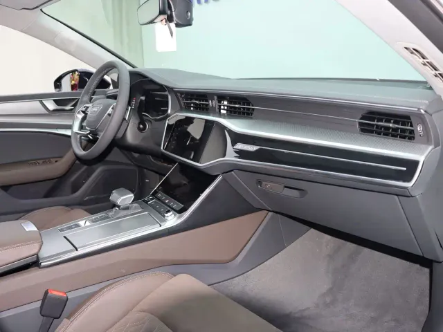 Audi A7L — Фото автомобиля 12