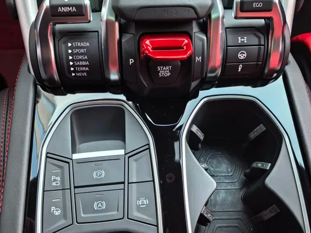 Lamborghini Urus — Фото автомобиля 14