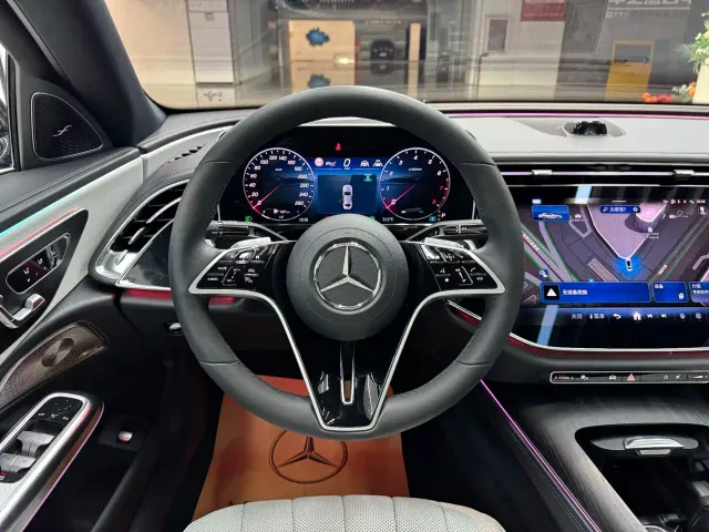 Mercedes-Benz E-Class — Фото автомобиля 7