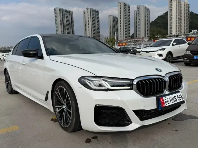 BMW 5 Series — Фото автомобиля 3