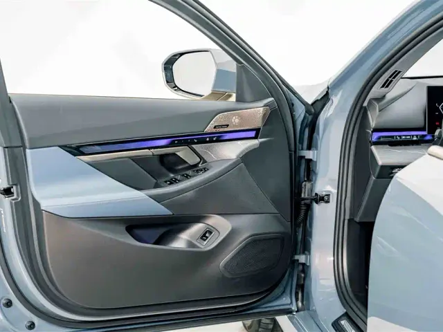 BMW i5 — Фото автомобиля 17