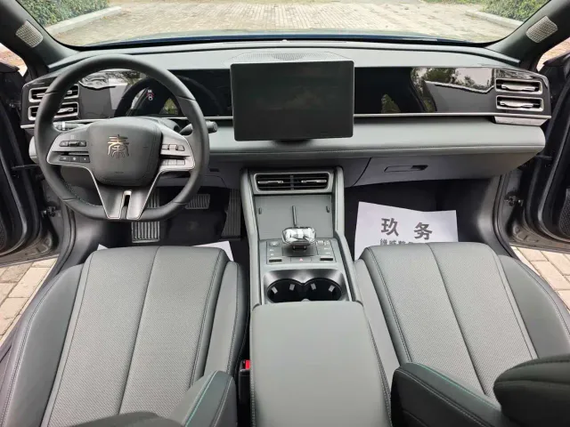 BYD Qin L — Фото автомобиля 6