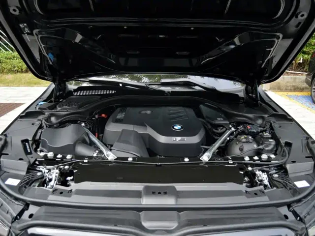 BMW 5 Series — Фото автомобиля 13