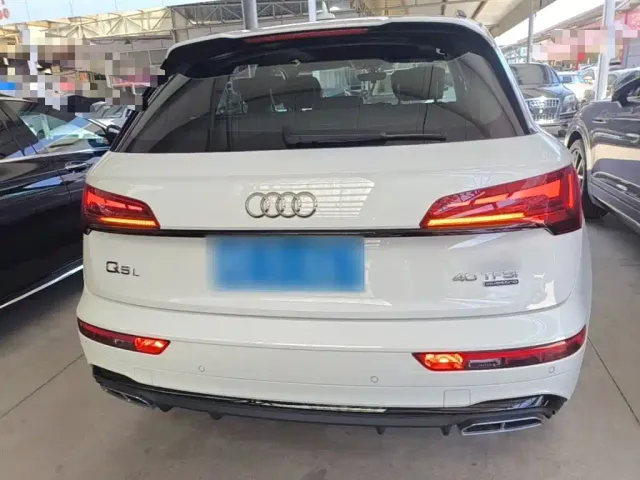Audi Q5L — Фото автомобиля 5