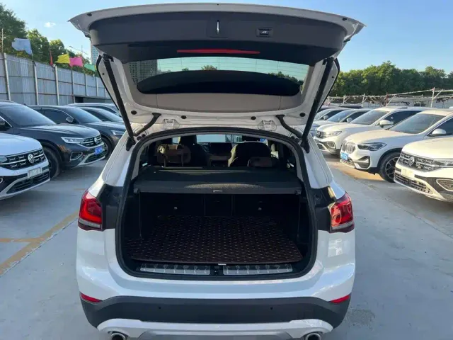 BMW X1 — Фото автомобиля 12