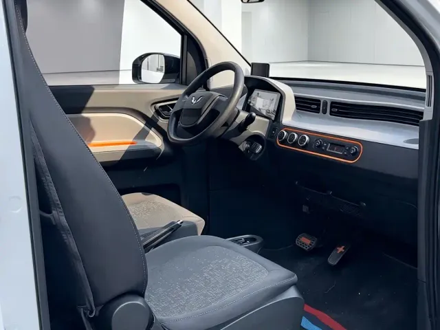 Wuling Hongguang Mini EV — Фото автомобиля 6