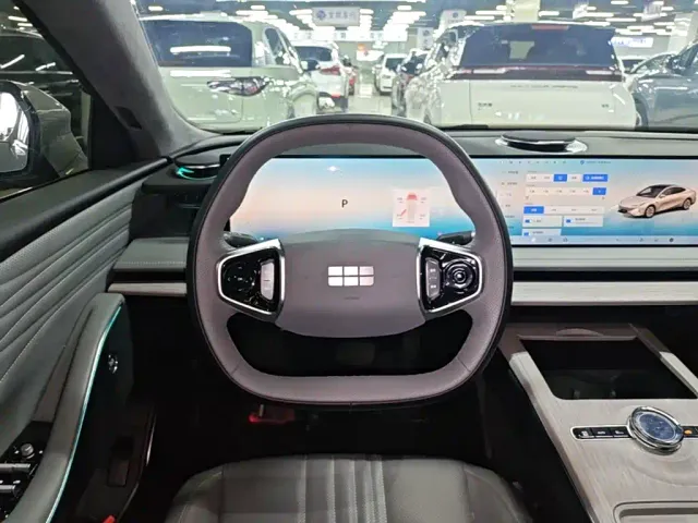Geely Galaxy E8 — Фото автомобиля 10