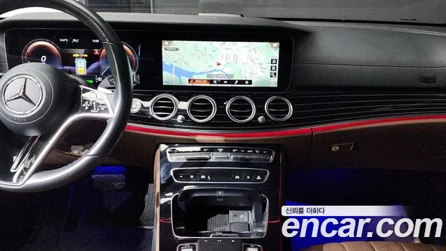 Mercedes-Benz E-Class — Фото автомобиля 14