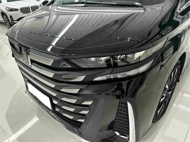Toyota Vellfire — Фото автомобиля 3