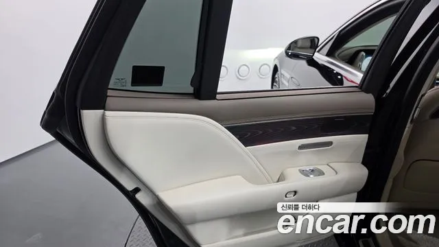 Genesis G90 Бензин 3.5 турбо AWD — Фото автомобиля 22