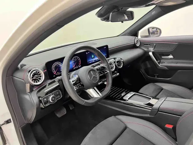 Mercedes-Benz A-Class — Фото автомобиля 10