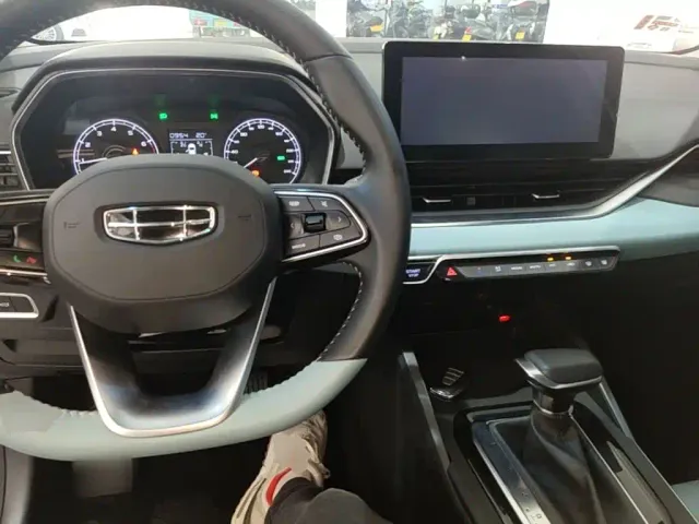 Geely Emgrand S — Фото автомобиля 9