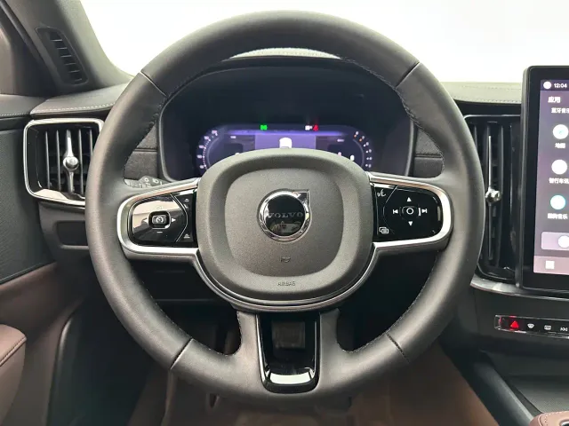 Volvo S90 — Фото автомобиля 25