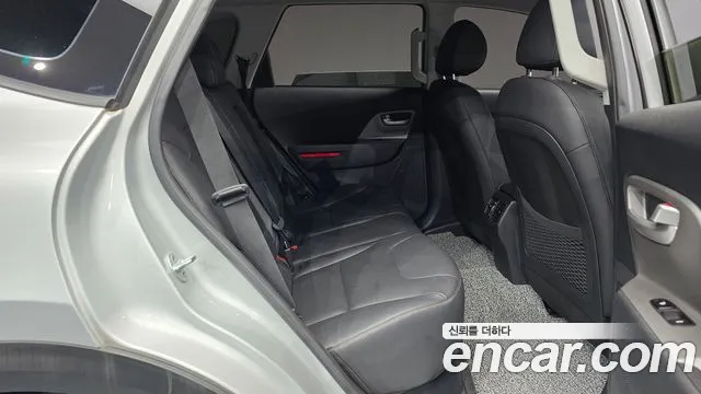 Kia Niro — Фото автомобиля 30
