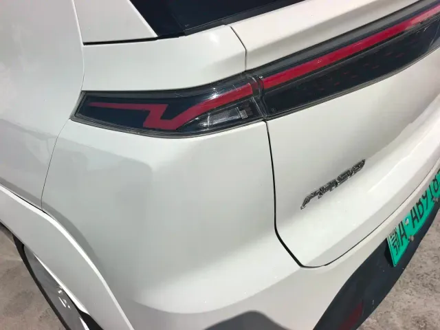 Hycan Z03 — Фото автомобиля 9