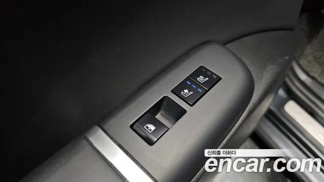 Hyundai Grandeur Grandeur (GN7) 2.5 Бензин 2WD — Фото автомобиля 28