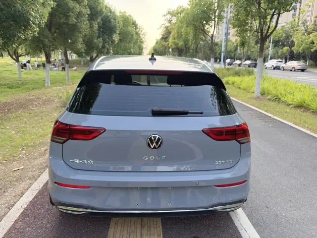 Volkswagen Golf — Фото автомобиля 7