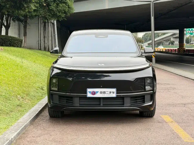 Li Auto L9 — Фото автомобиля 2