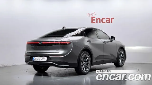 Toyota Crown — Фото автомобиля 2