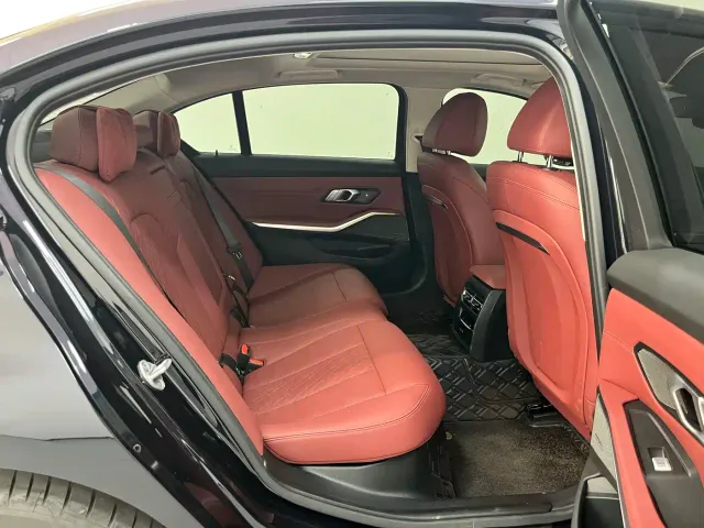 BMW 3 Series — Фото автомобиля 11