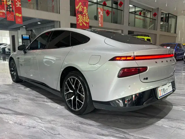 Xpeng P7 — Фото автомобиля 24