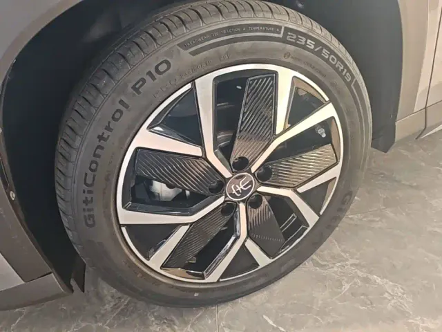 BYD Song L DM-i — Фото автомобиля 22