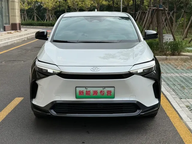 Toyota FAW Toyota bZ4X — Фото автомобиля 2