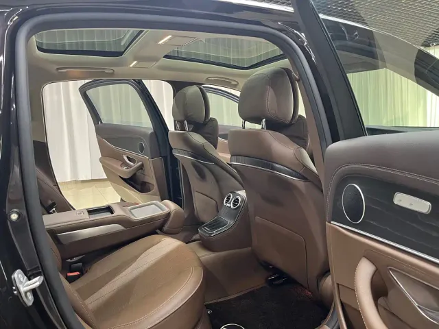 Mercedes-Benz E-Class — Фото автомобиля 10