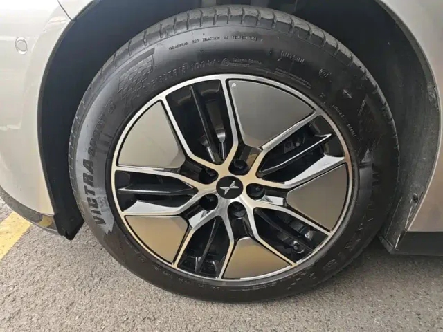 Xpeng P7 — Фото автомобиля 22