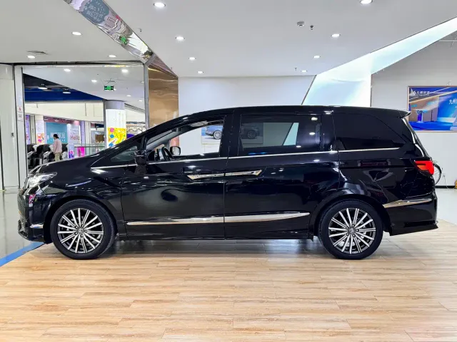 Honda Elysion — Фото автомобиля 4