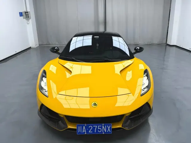 Lotus Emira — Фото автомобиля 2