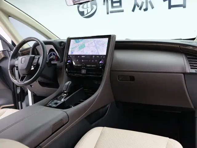 Toyota Vellfire — Фото автомобиля 24