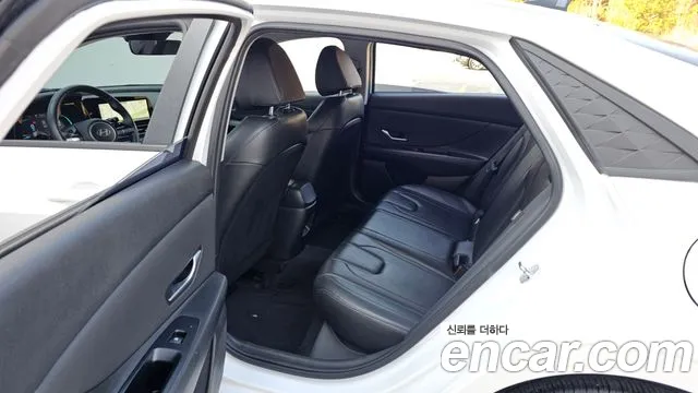Hyundai AVANTE Новый Avante (CN7) — Фото автомобиля 12