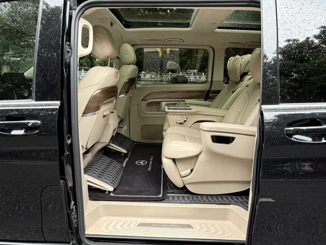 Mercedes-Benz V-Class — Фото автомобиля 11