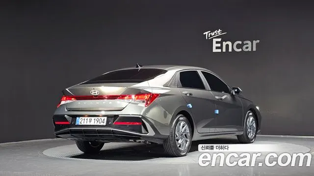 Hyundai Avante CN7 — Фото автомобиля 2