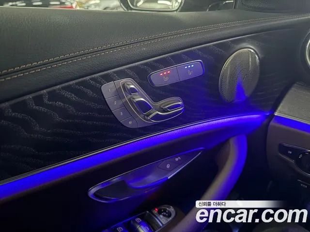 Mercedes-Benz E-Class — Фото автомобиля 13