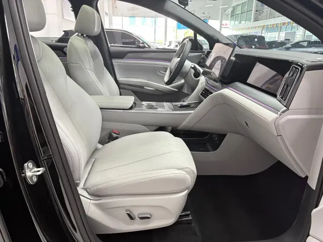 BYD Song Ultra — Фото автомобиля 9